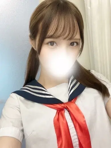 小湊つばさ