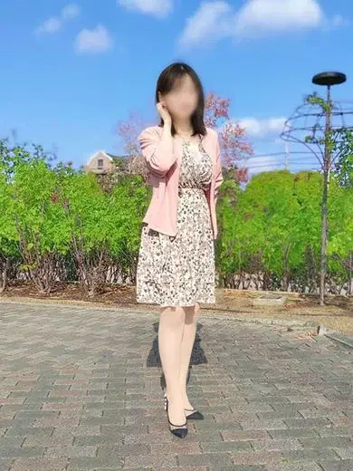 月本まみ