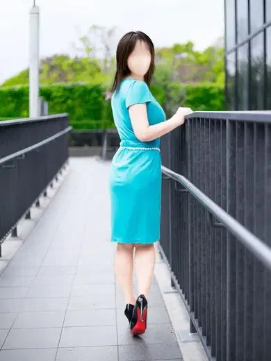 長谷川菜々