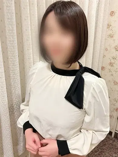 安達まりん