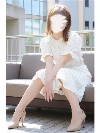 新山あずさ