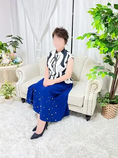 桐生ひとみ