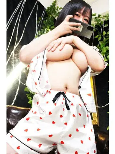 鶯谷えみ