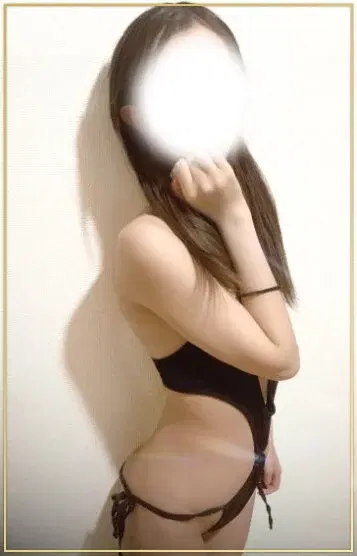 えま スレンダー女
