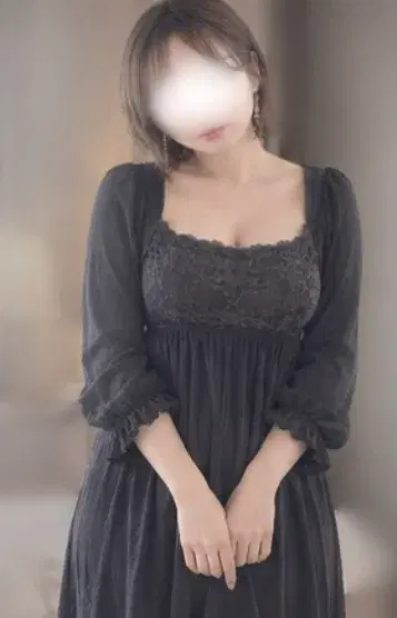 愛川ななみ