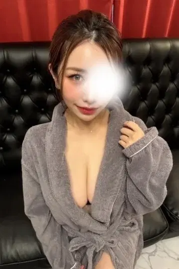 山口まゆ