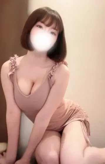 綾城ももか