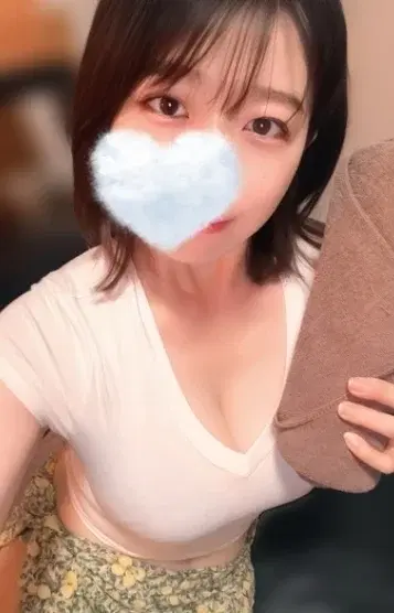 芹沢ももえ