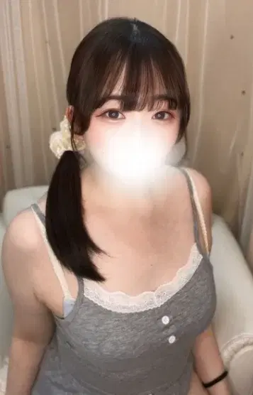 瀬奈ゆゆ
