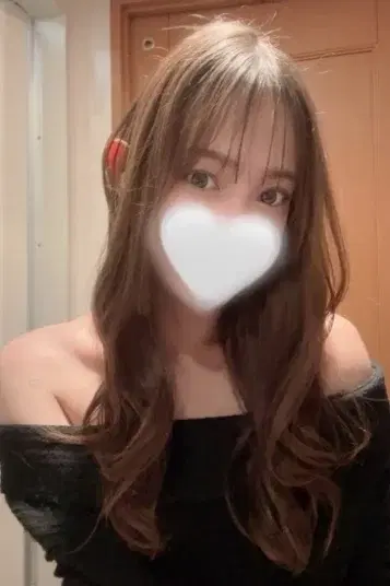 つきな