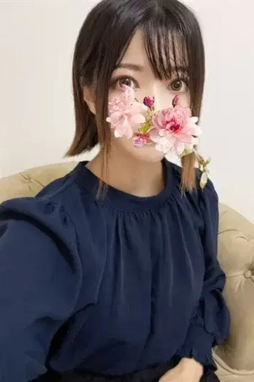 成田あゆみ