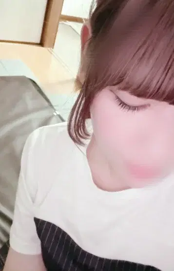 シノザキモモ