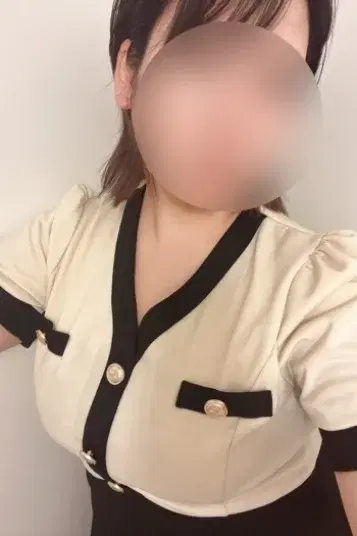 真弓かえら