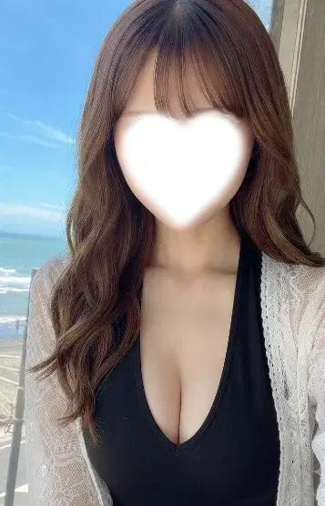 由梨亜